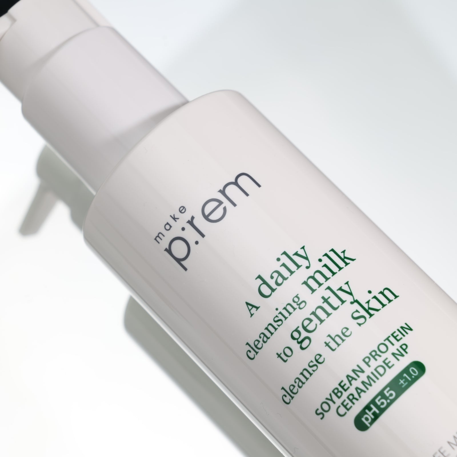 make p:rem Safe Me. Relief Moisture Cleansing Milk 200ml