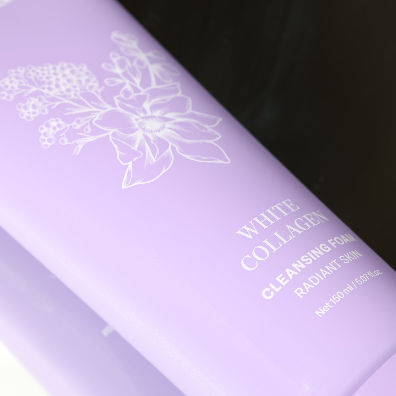 MARY & MAY White Collagen Cleansing Foam 150mL